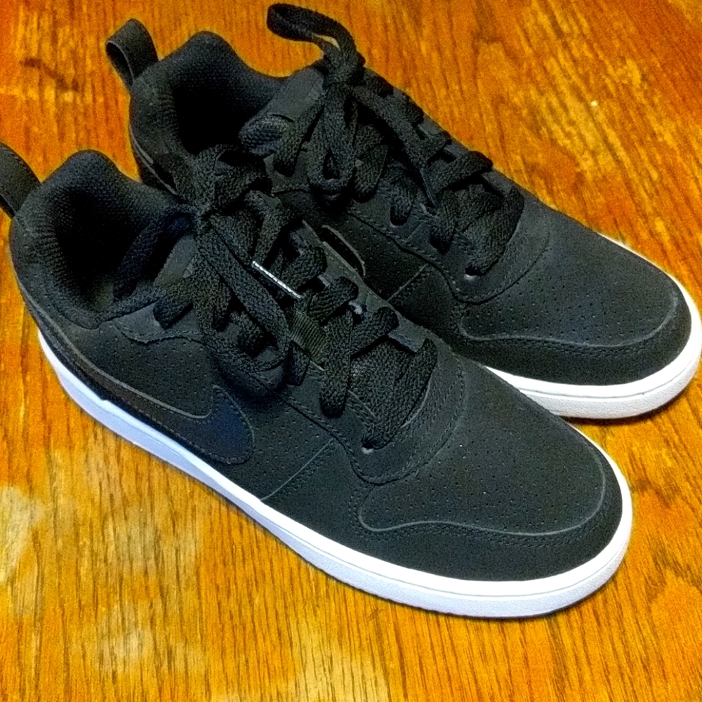 Nike Women's Court Borough Low